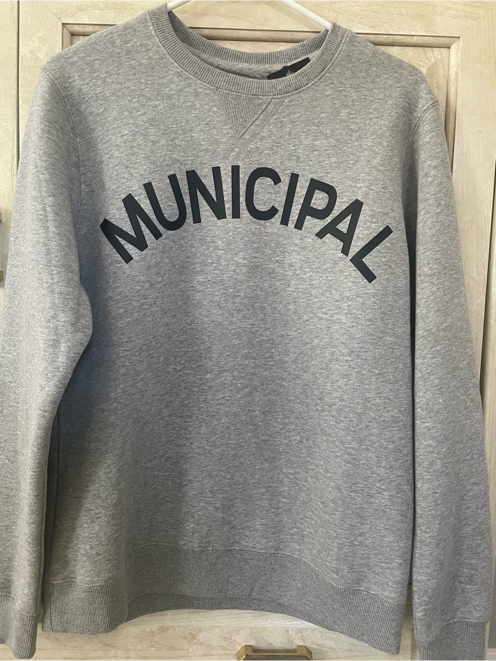 Municipal Men’s Gray sweatshirt size S